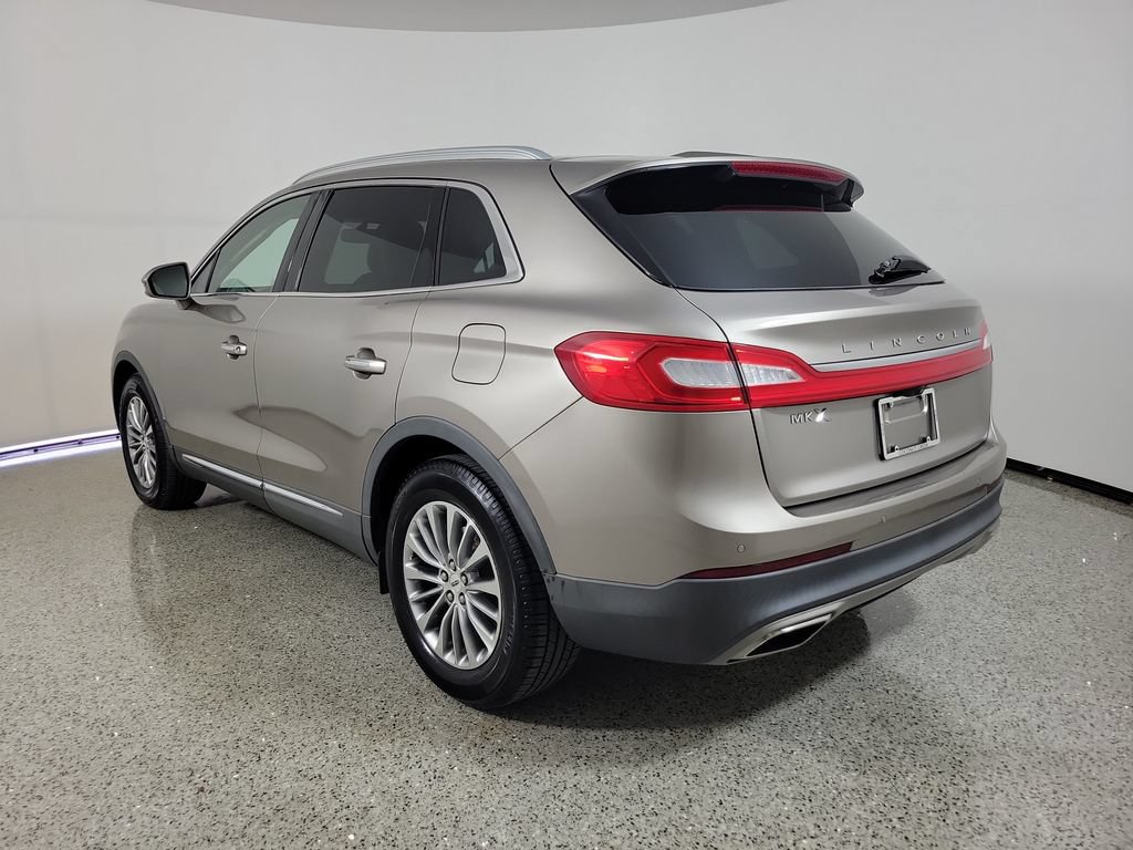 Used 2018 Lincoln MKX Select w/ Select Plus Package FWD image 3