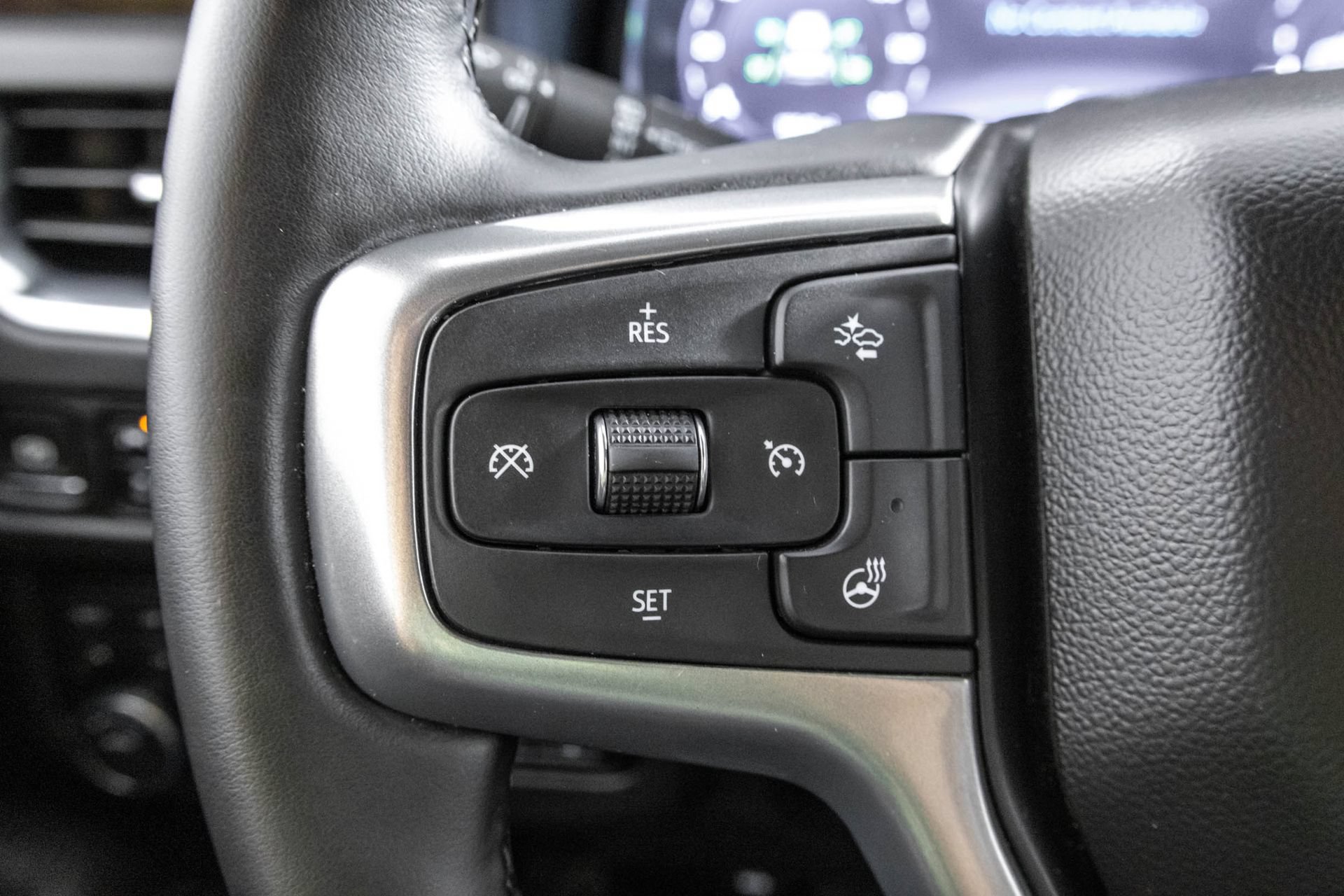 Used 2024 Chevrolet Suburban Premier w/ Premium Package AWD/4WD image 25