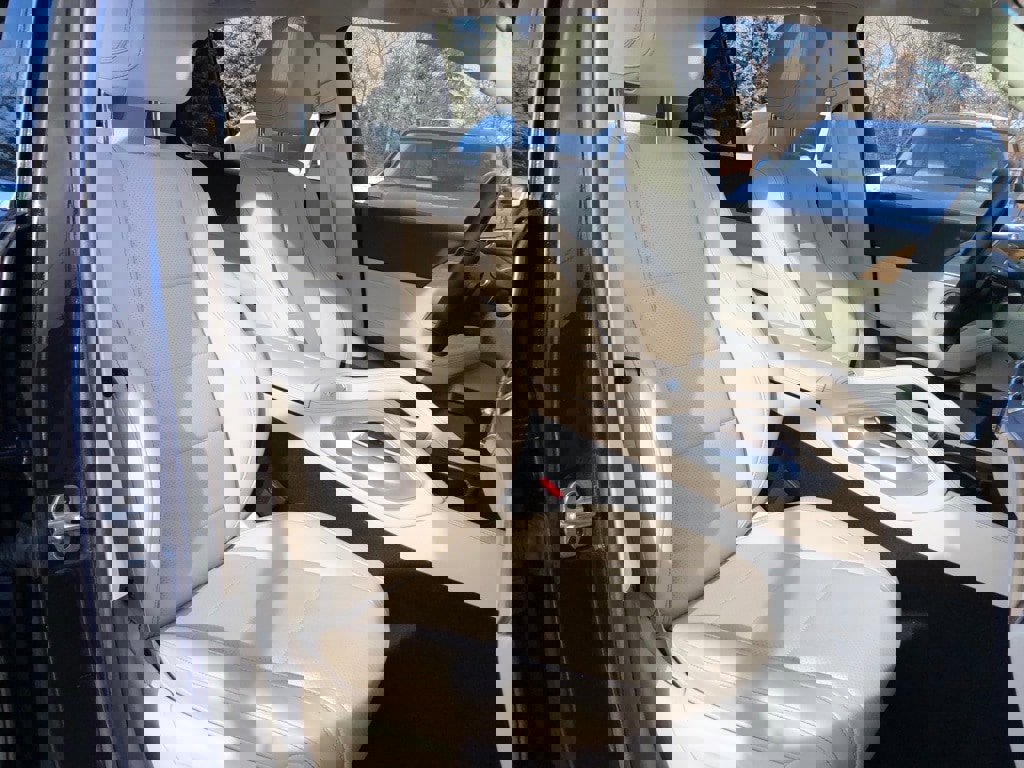 Used 2022 Mercedes-Benz GLE 350 4MATIC w/ Premium Package image 35