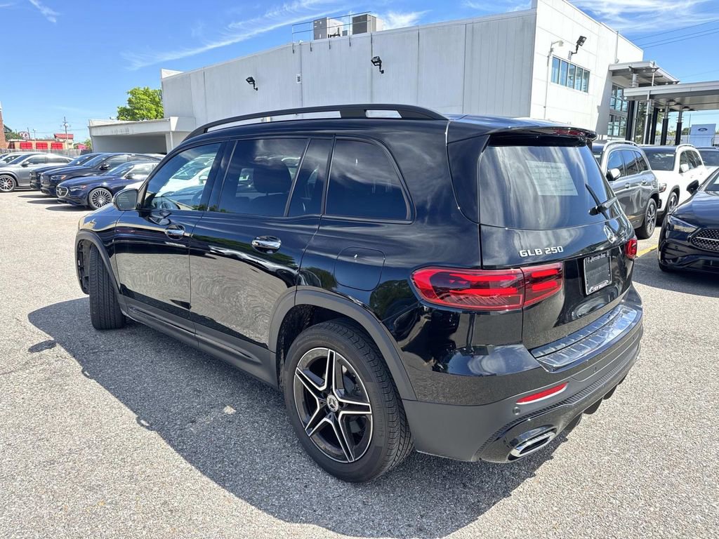 Used 2025 Mercedes-Benz GLB 250 image 5
