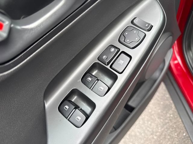 Used 2023 Hyundai Kona SE image 10