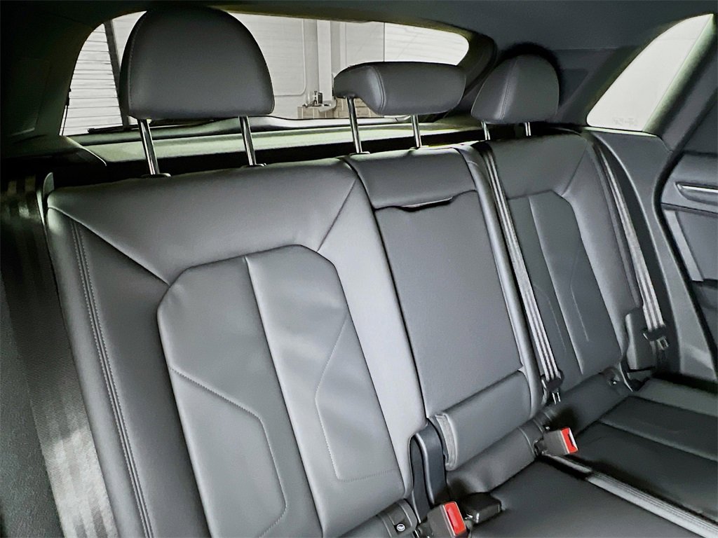 New 2025 Audi Q3 2.0T Premium image 26