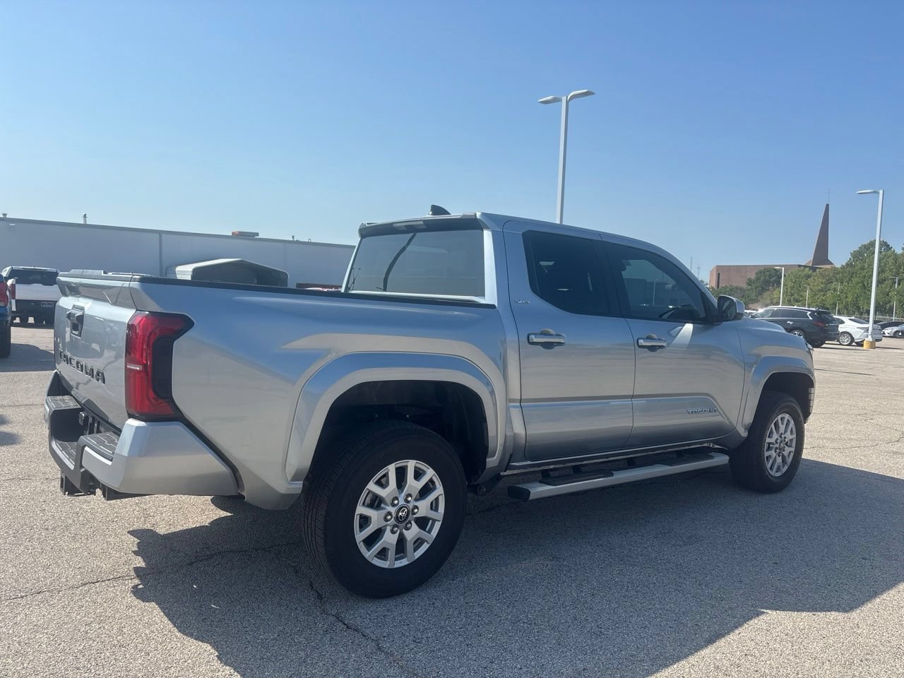 Used 2025 Toyota Tacoma SR5 AWD/4WD image 4