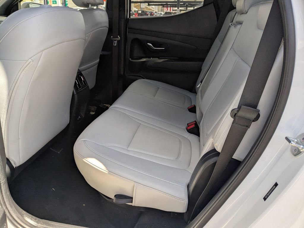 Used 2025 Hyundai Santa Cruz SEL image 25