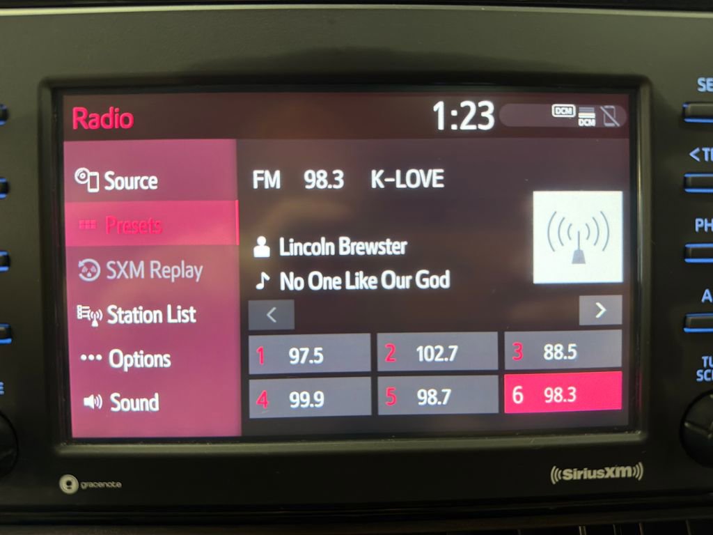 Used 2021 Toyota RAV4 XLE w/ Convenience Package FWD image 26