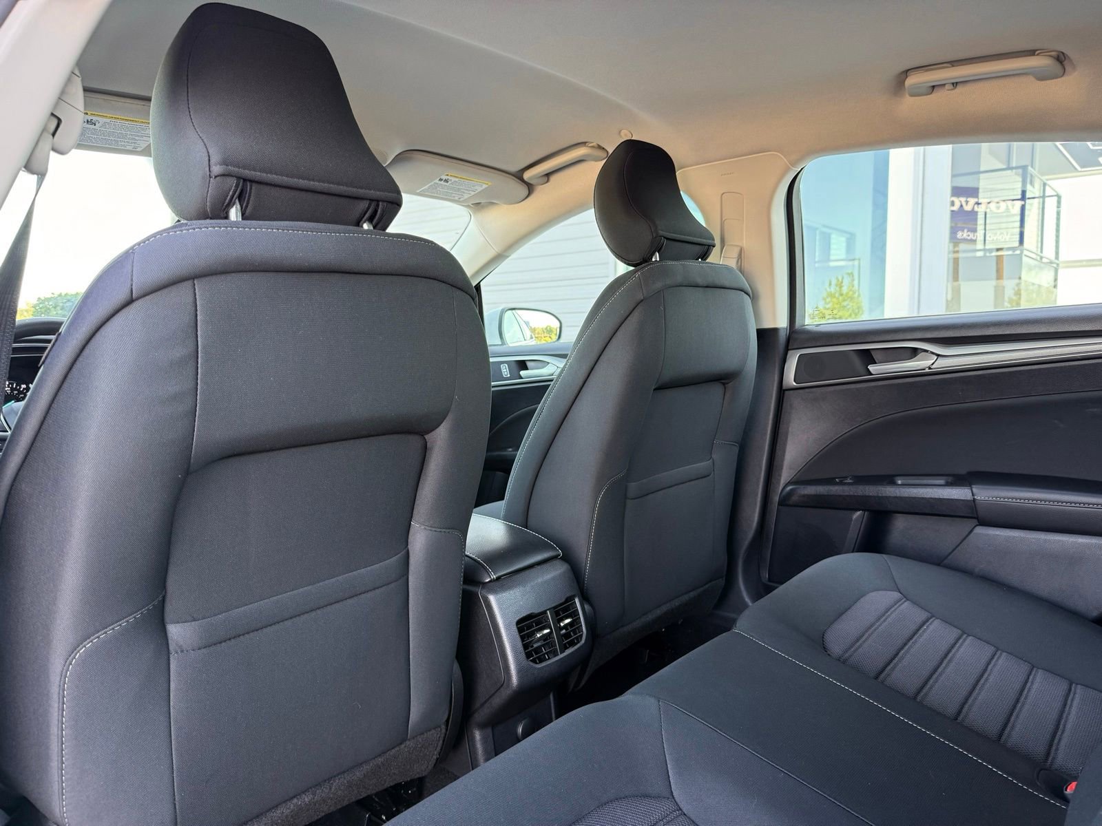 Used 2019 Ford Fusion SE FWD image 15