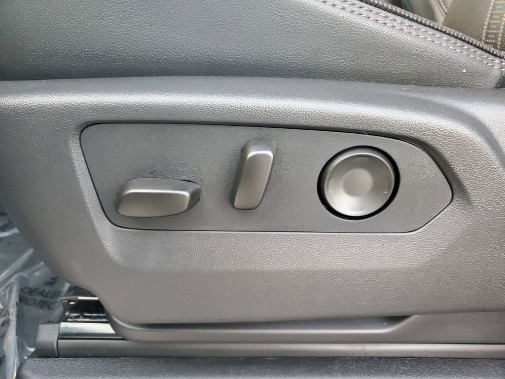 New 2026 Chevrolet Suburban High Country image 16