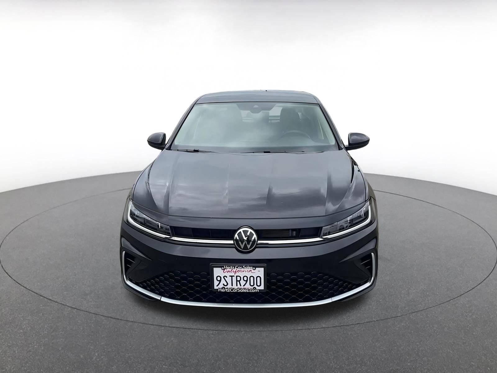 Used 2025 Volkswagen Jetta SE image 4