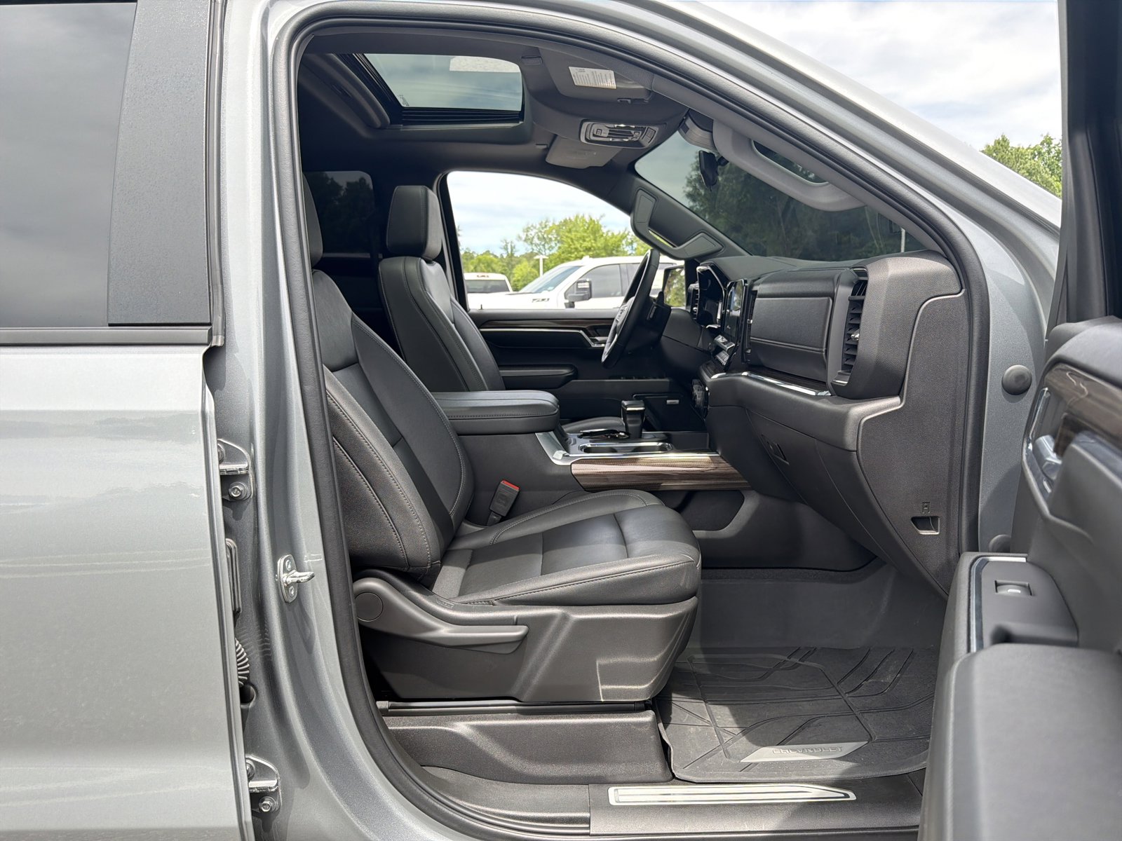 Used 2023 Chevrolet Silverado 1500 RST w/ RST All Star Premium Package AWD/4WD image 34