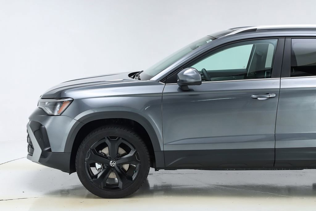 New 2025 Volkswagen Taos SEL image 42