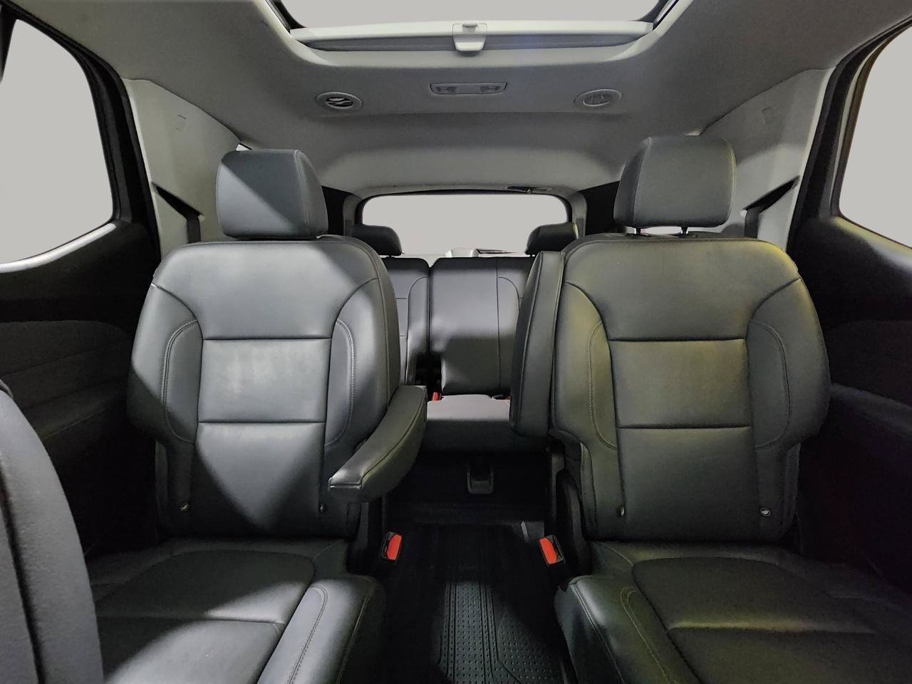 Used 2019 Chevrolet Traverse LT w/ LT Premium Package AWD/4WD image 28