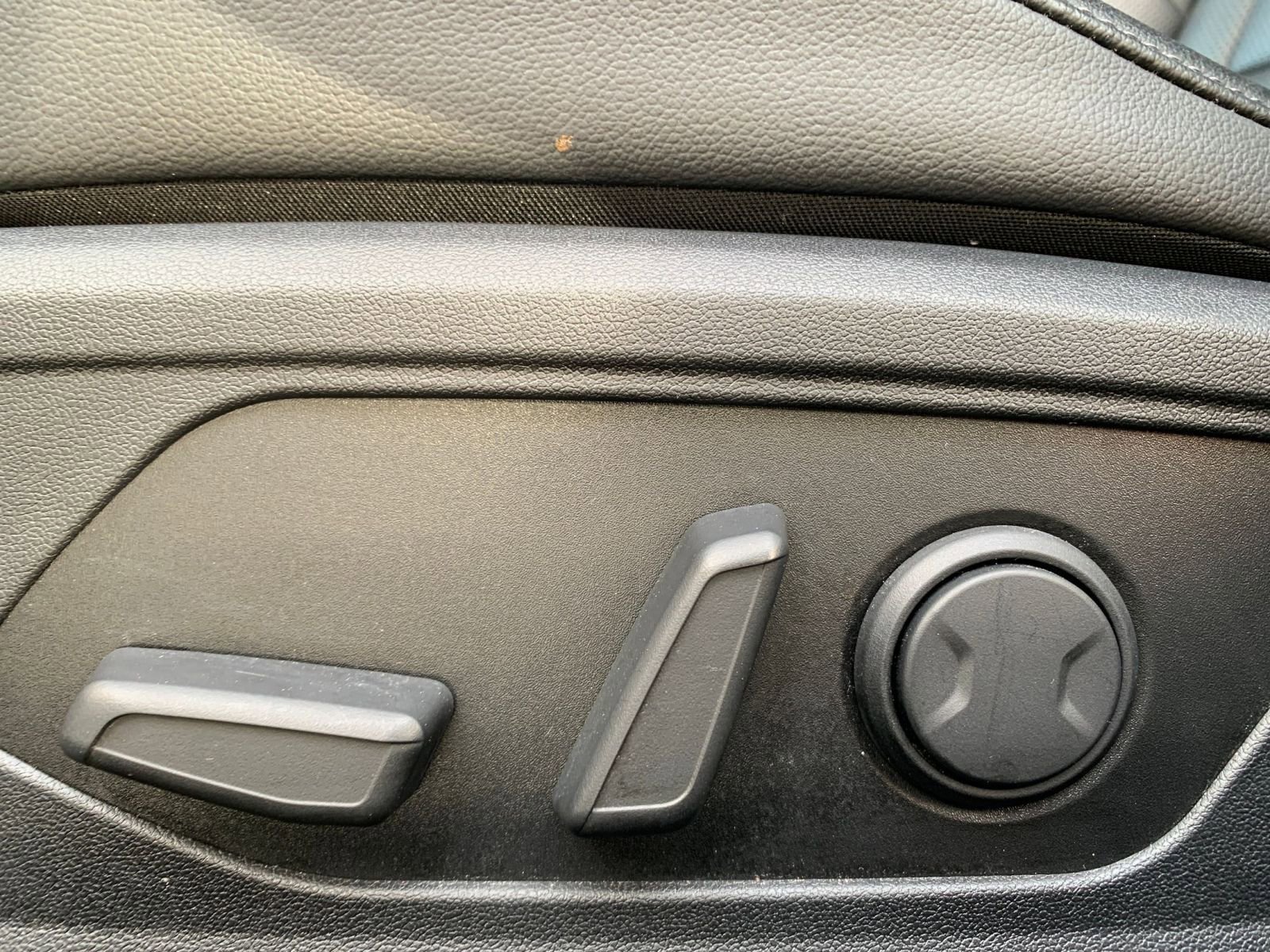 Used 2025 Hyundai Elantra Limited image 23