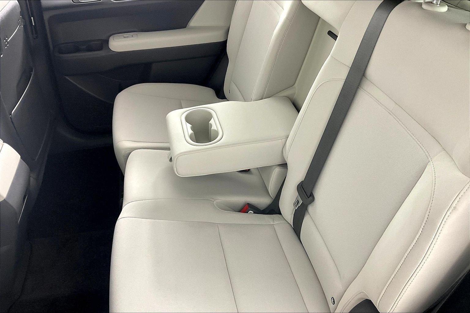 Certified 2026 Hyundai Santa Fe SE AWD/4WD image 38
