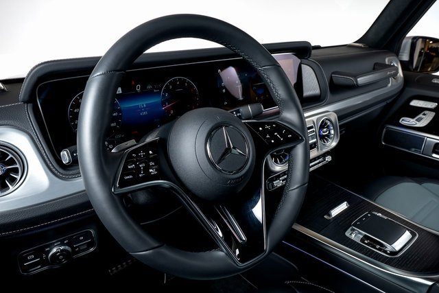 Used 2025 Mercedes-Benz G 550 image 31
