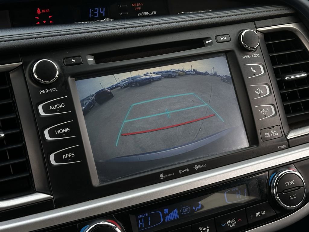 Used 2019 Toyota Highlander XLE image 19