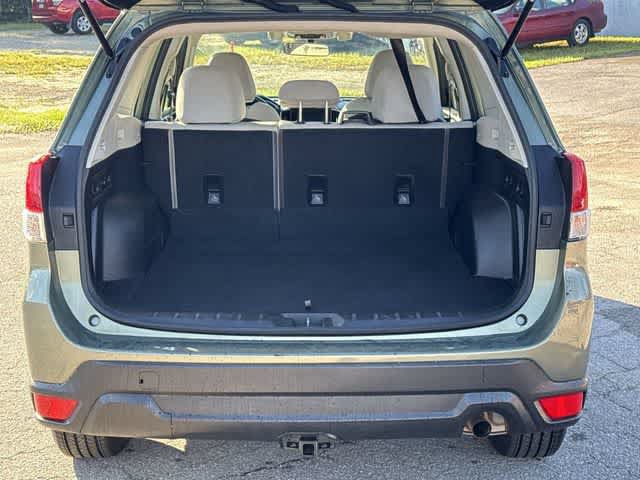 Used 2021 Subaru Forester AWD/4WD image 29