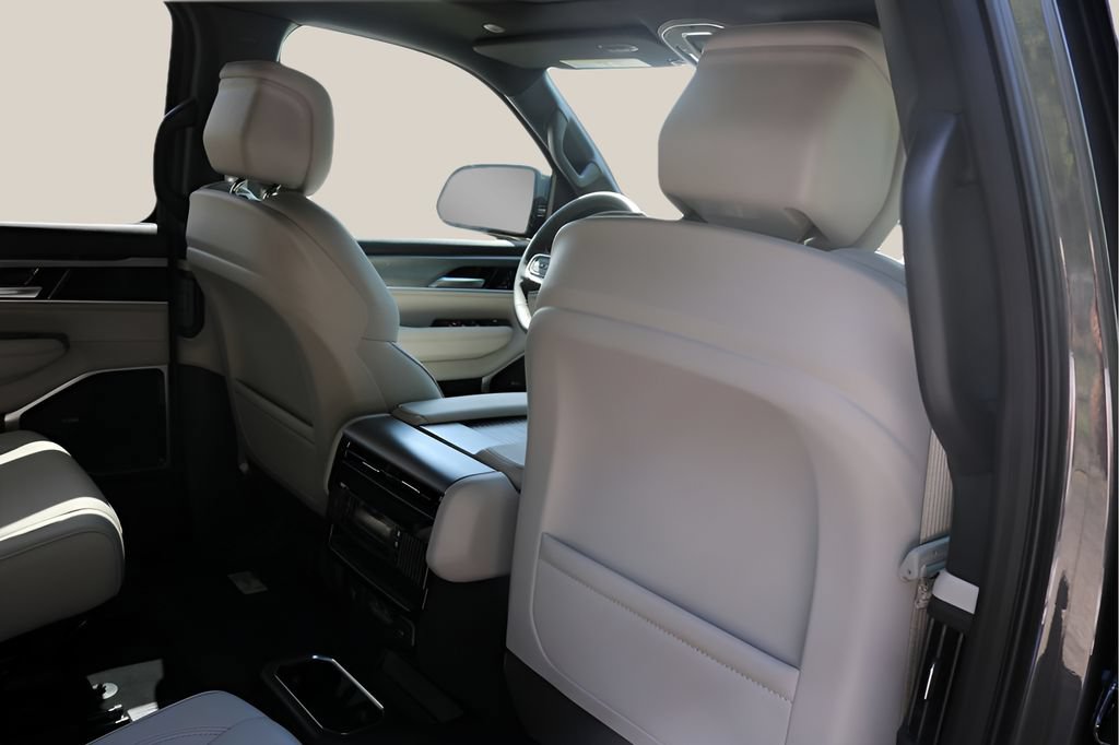 New 2026 Jeep Grand Wagoneer Limited AWD/4WD image 19
