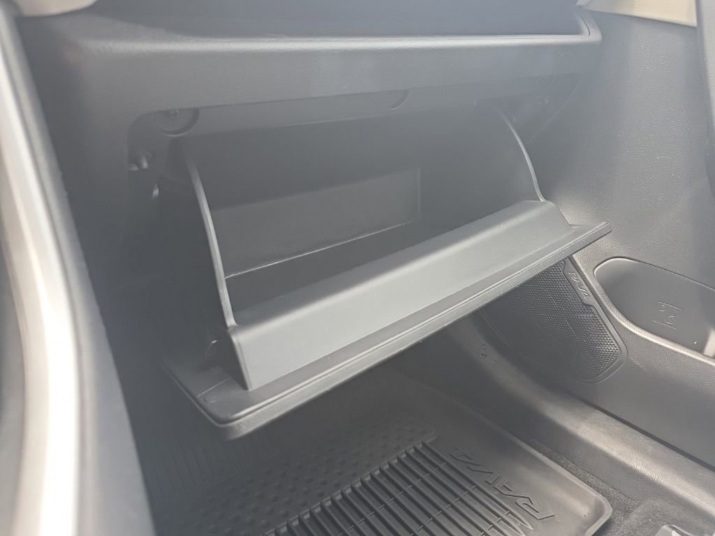 Used 2023 Toyota RAV4 XLE Premium image 33