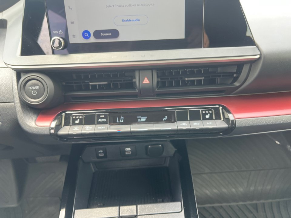 Used 2025 Toyota Prius Plug-In Hybrid FWD image 20