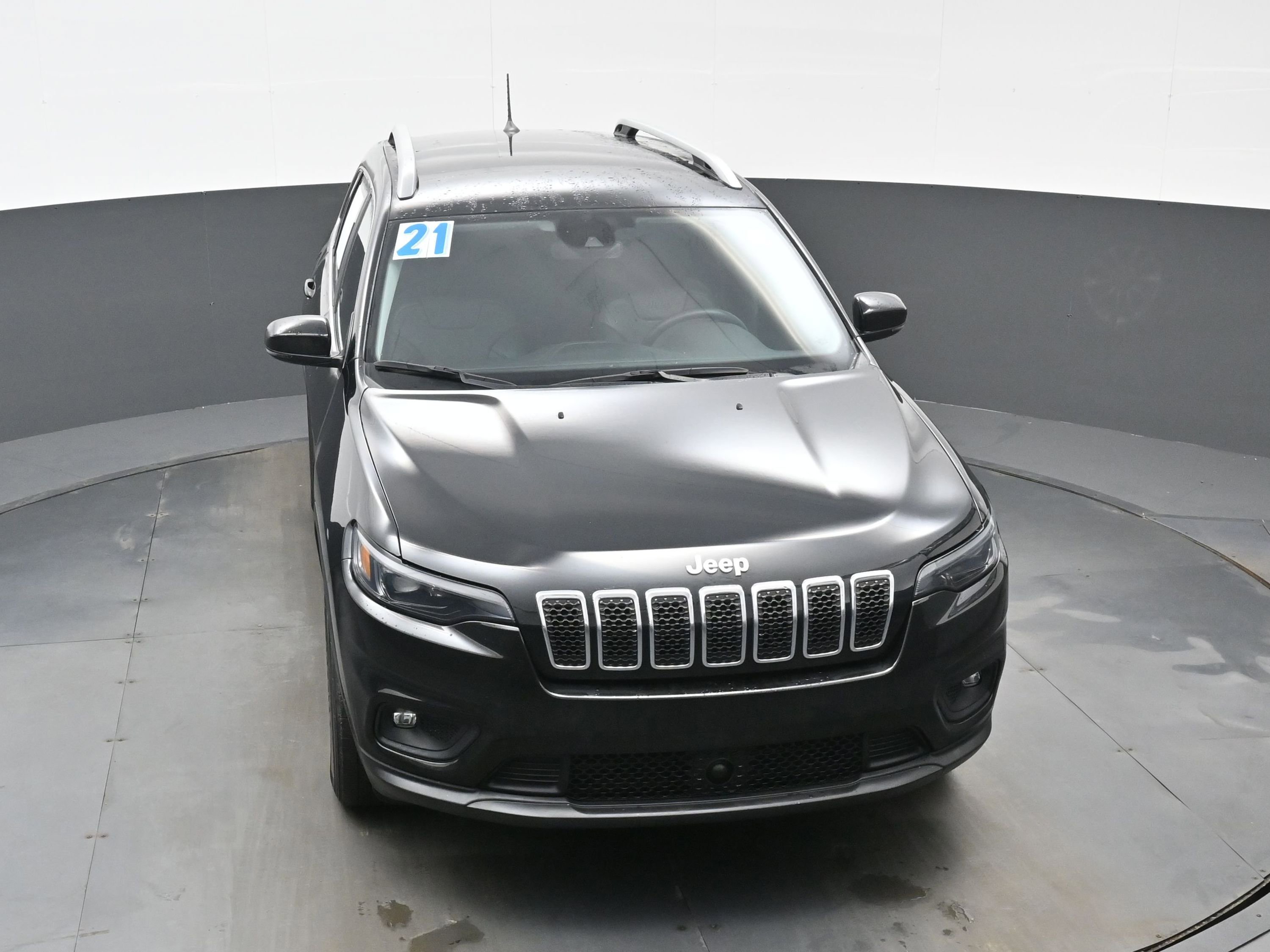 Used 2021 Jeep Cherokee Latitude Lux w/ Mopar Interior Package image 39