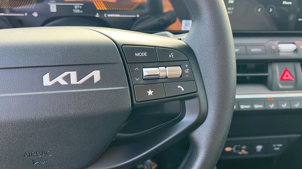 Certified 2025 Kia K4 LX image 17