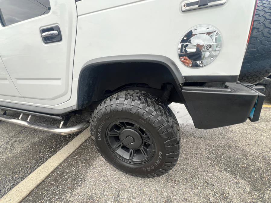Used 2003 HUMMER H2 w/ Preferred Equipment Group image 13