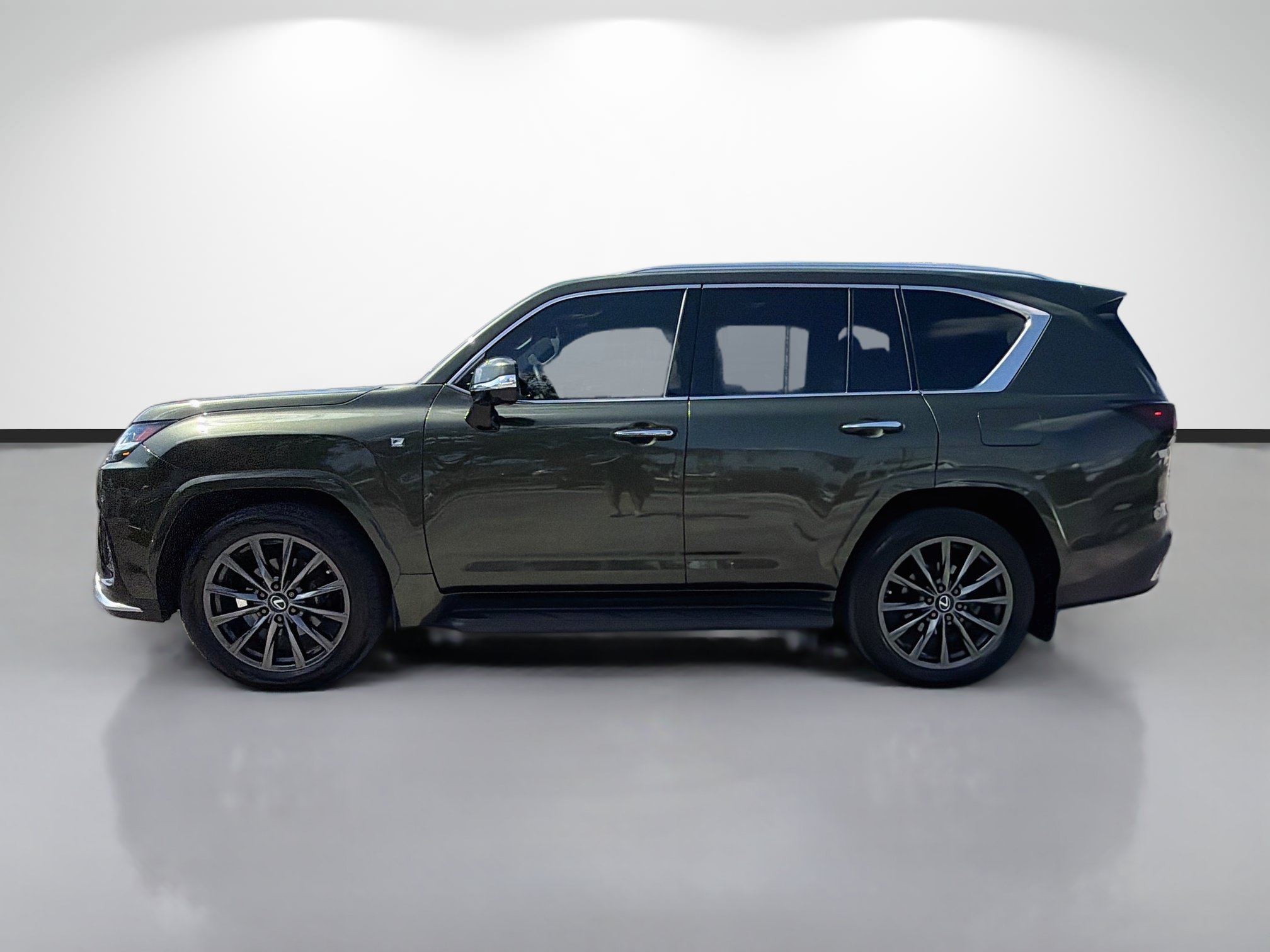 Used 2023 Lexus LX 600 F Sport w/ Accessory Package (Z1) AWD/4WD image 6