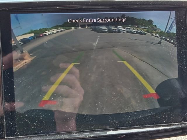 Used 2023 Chrysler Pacifica Touring-L FWD image 27