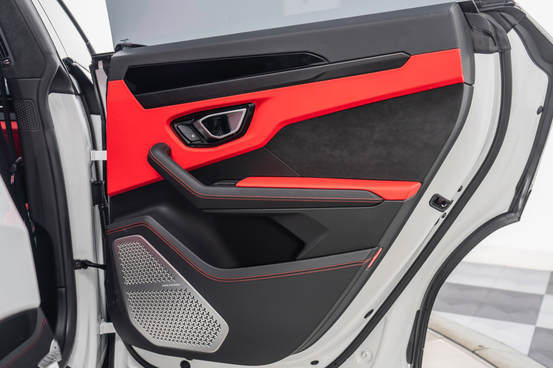 Used 2021 Lamborghini Urus -Bang and Olufsen Audio, Two-T image 46