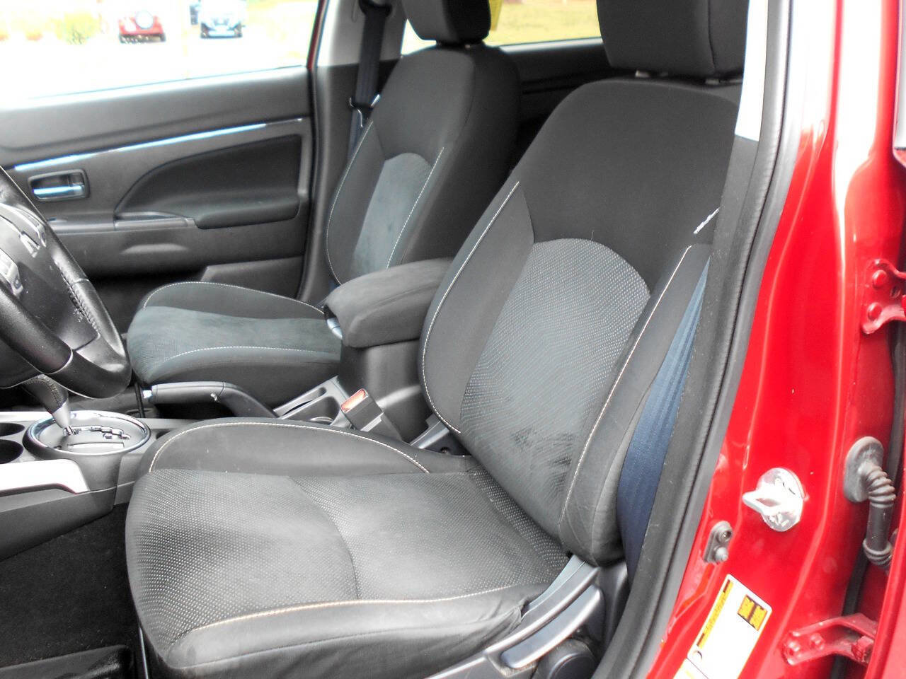 Used 2013 Mitsubishi Outlander Sport SE AWD/4WD image 9