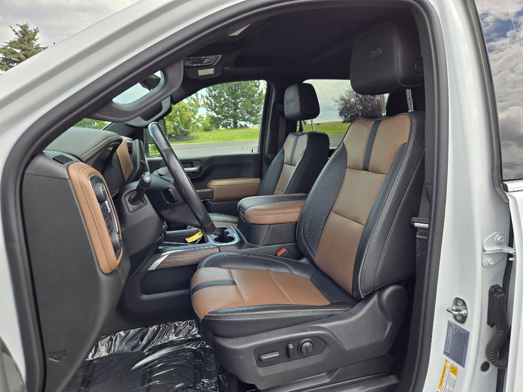 Used 2023 Chevrolet Silverado 3500 High Country w/ Technology Package image 16