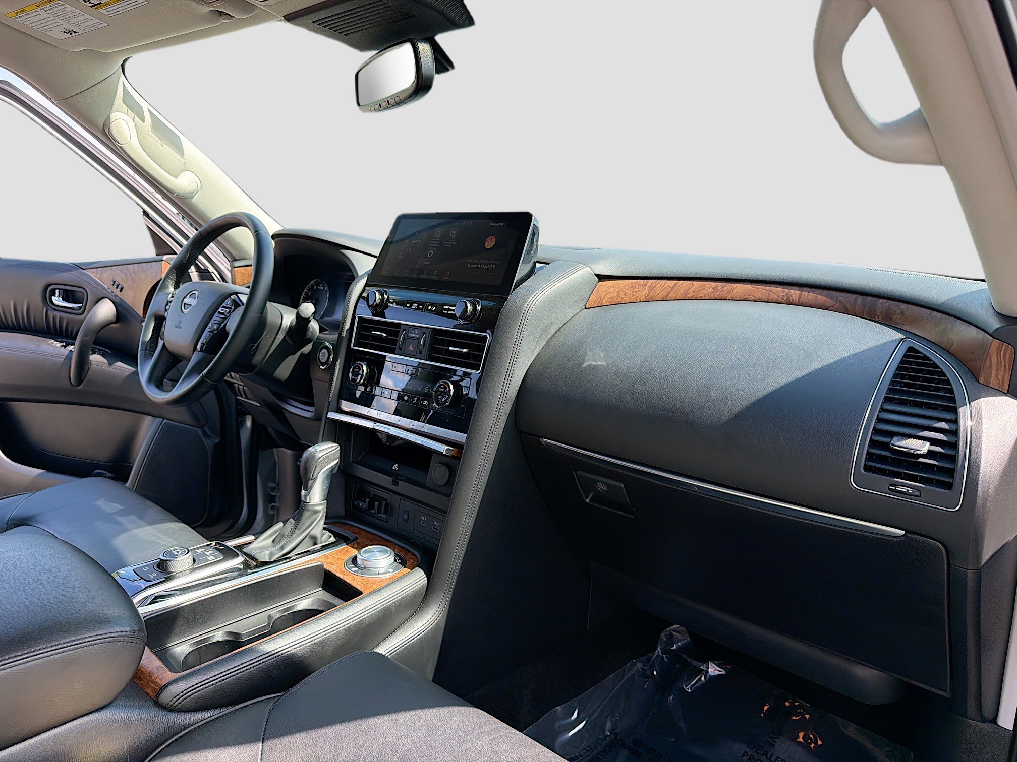 Used 2024 Nissan Armada SL AWD/4WD image 5