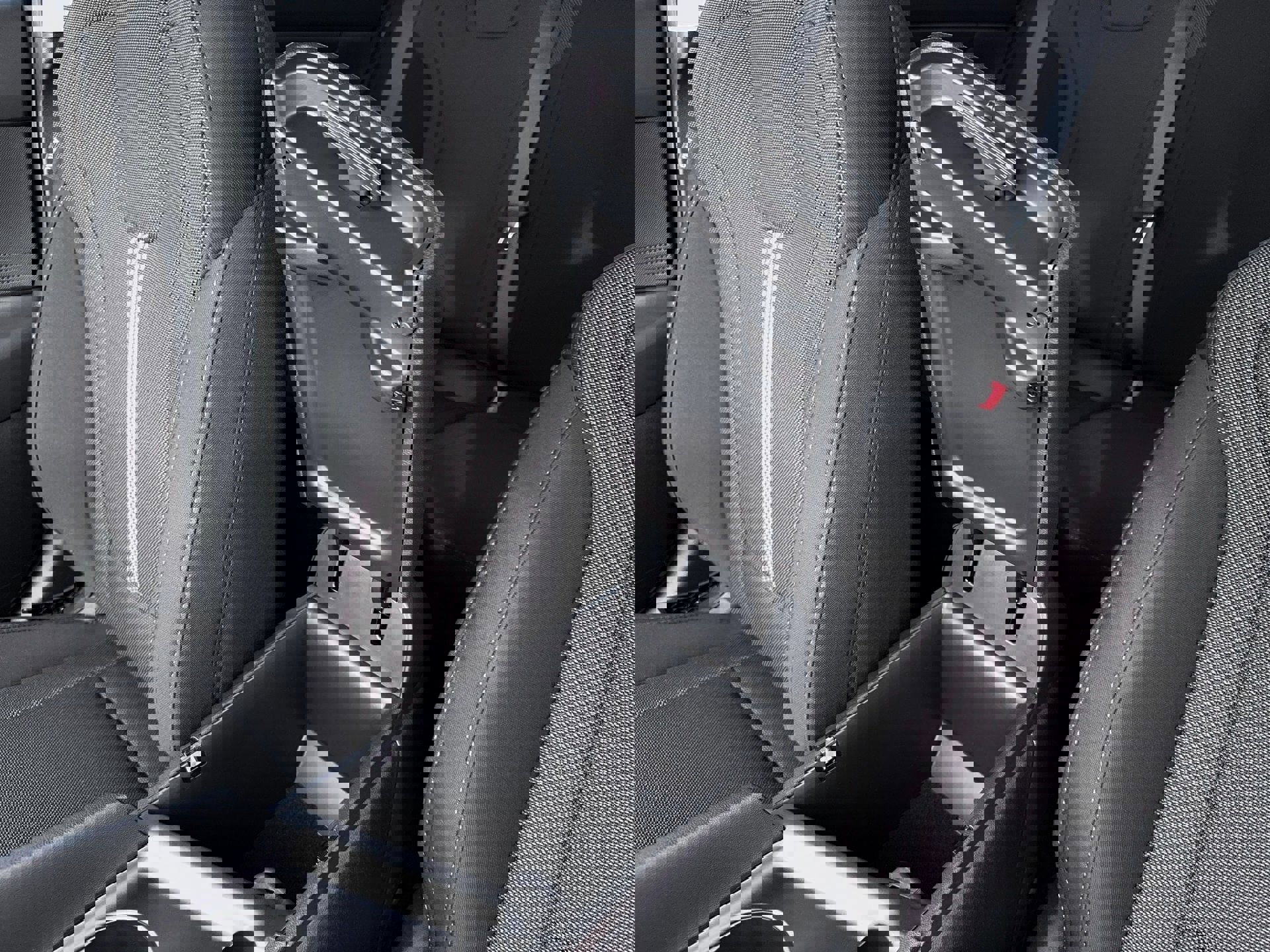 New 2026 Hyundai Elantra SE image 18