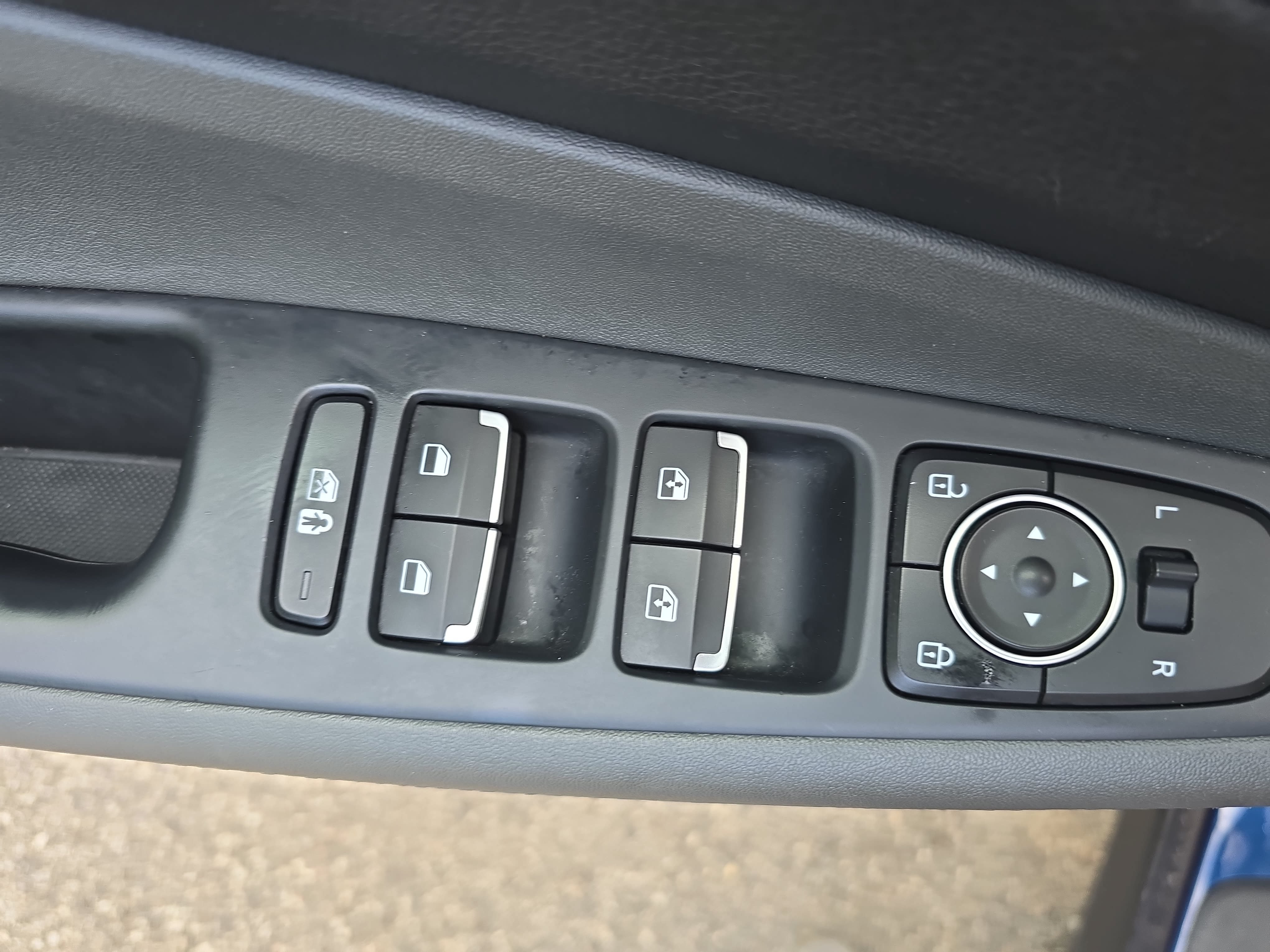 Used 2023 Hyundai Santa Fe SEL FWD image 29