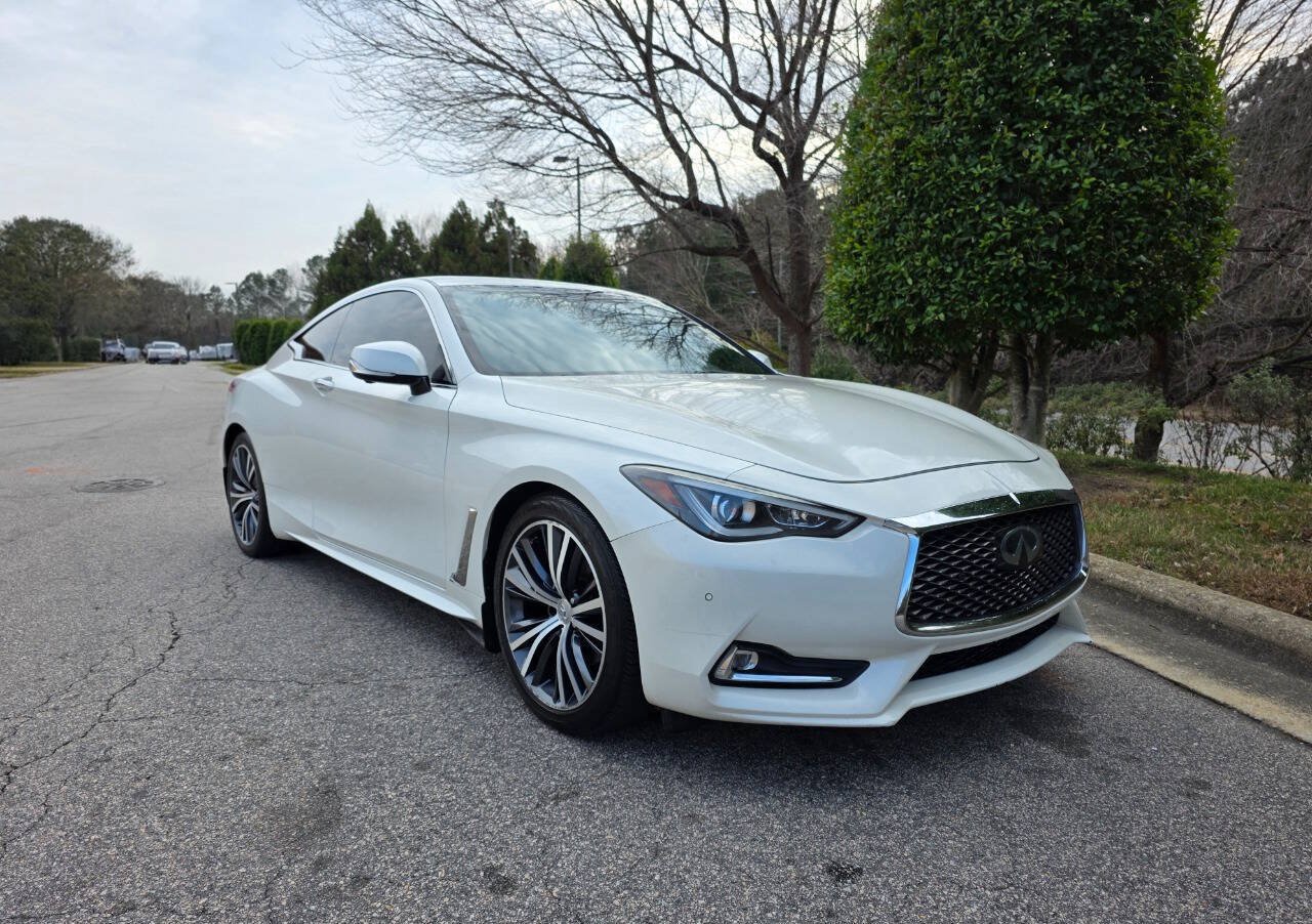 Used 2017 INFINITI Q60 2.0t w/ Premium Plus Package 2.0T AWD/4WD image 7