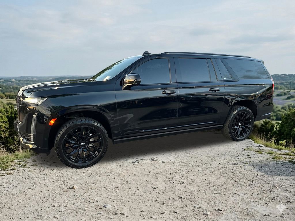 Used 2023 Cadillac Escalade ESV Sport Platinum w/ LPO, ONYX Package AWD/4WD image 4