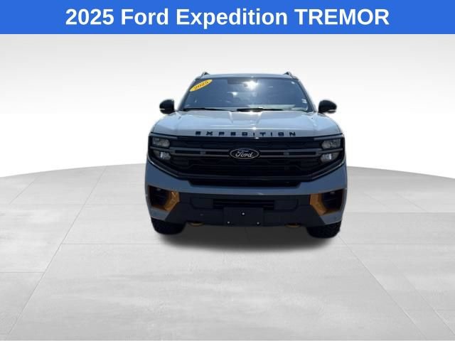 Used 2025 Ford Expedition Tremor AWD/4WD image 2