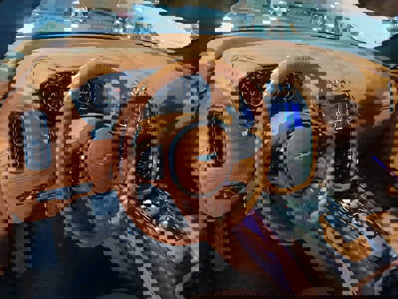 Used 2021 Aston Martin DBX image 17