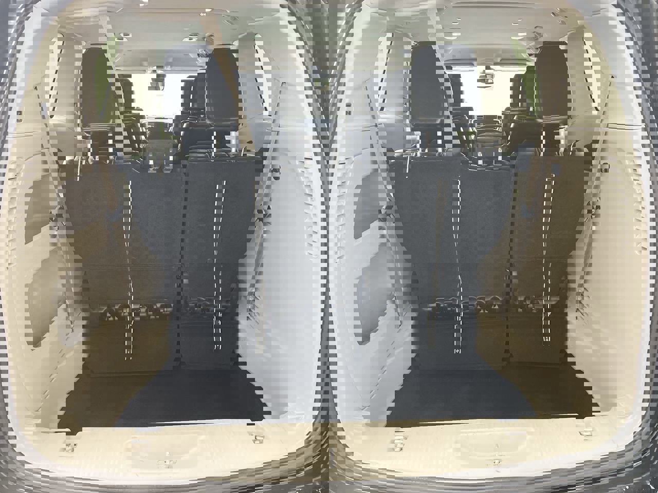 Used 2024 Chrysler Pacifica Touring-L image 28