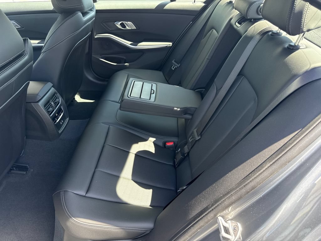 New 2026 BMW 330i Sedan w/ M Sport Package RWD image 17