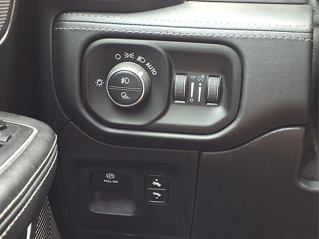 Used 2020 RAM 1500 Limited AWD/4WD image 22