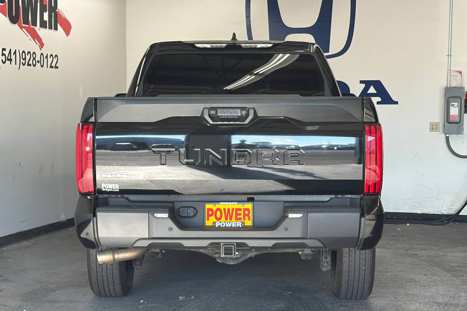 Used 2024 Toyota Tundra SR5 w/ SR5 Convenience Package AWD/4WD image 4