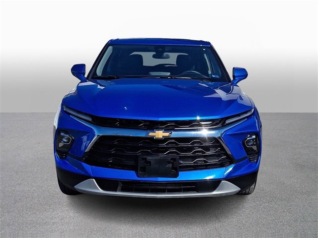 Used 2025 Chevrolet Blazer LT image 2
