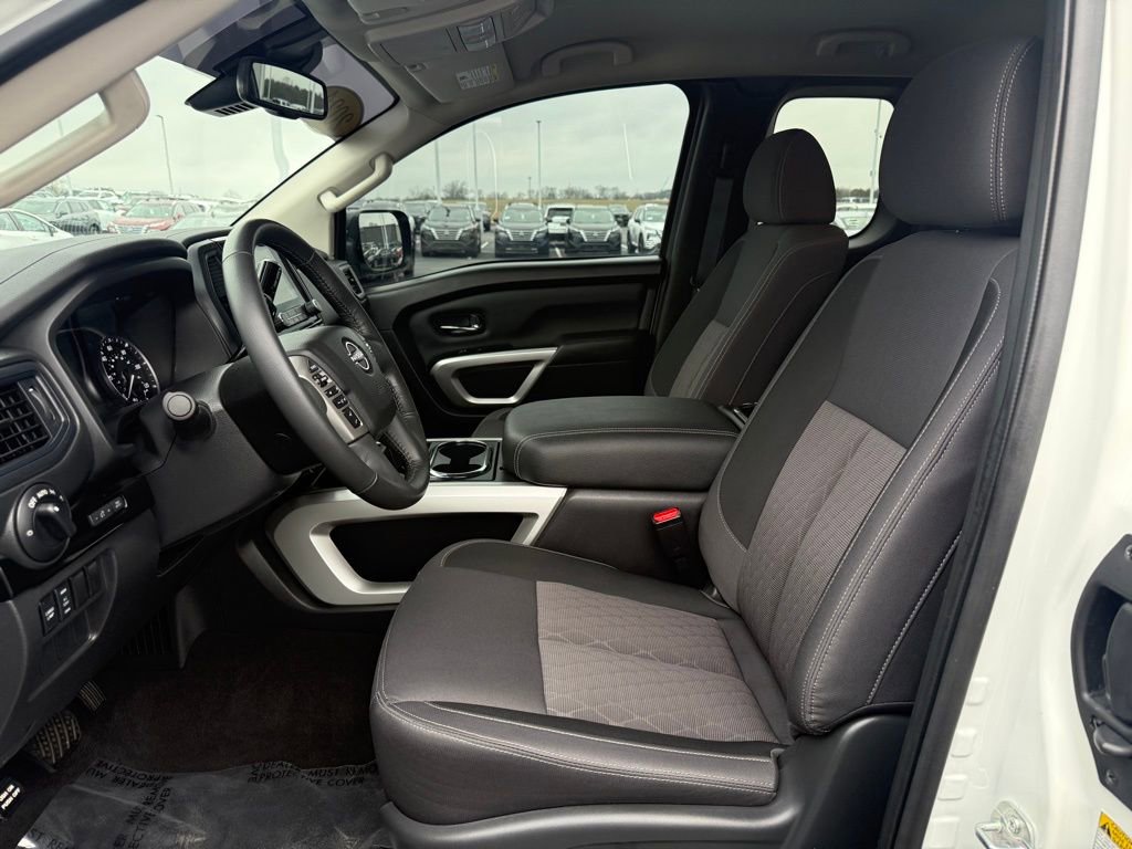 Used 2024 Nissan Titan SV w/ Accessory Utility Package image 5