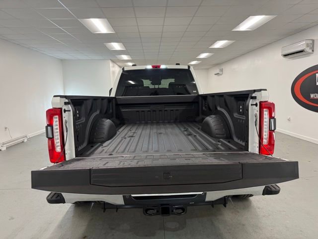 New 2026 Ford F350 4x4 Crew Cab DRW Super Duty image 8
