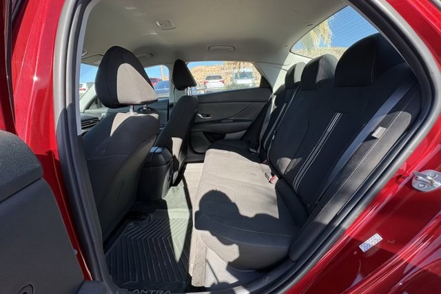 Used 2024 Hyundai Elantra SEL FWD image 10