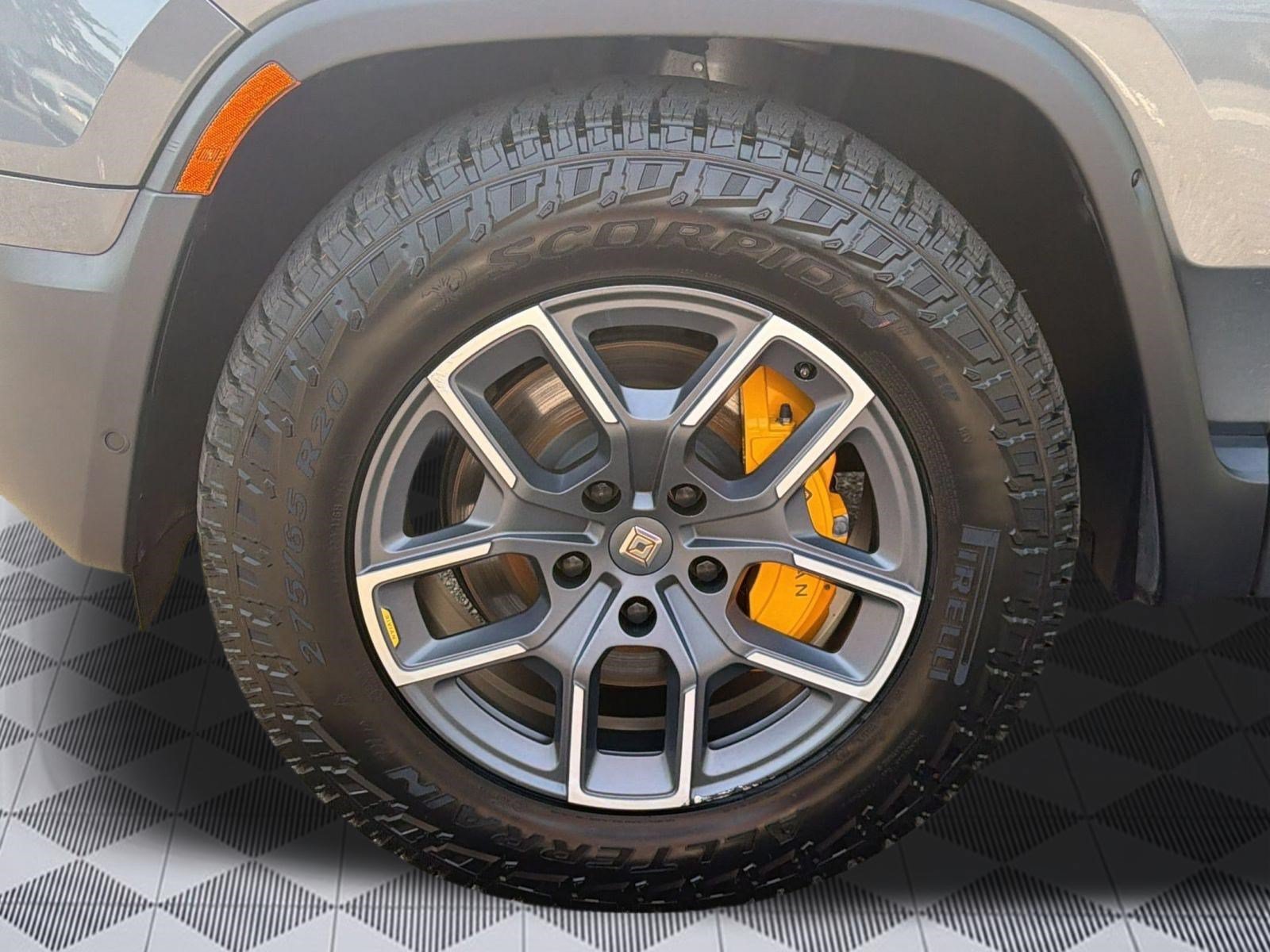 Used 2024 Rivian R1S Adventure AWD/4WD image 12
