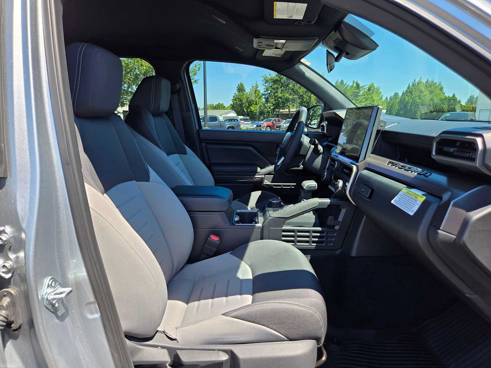 Certified 2025 Toyota Tacoma TRD Off-Road AWD/4WD image 12