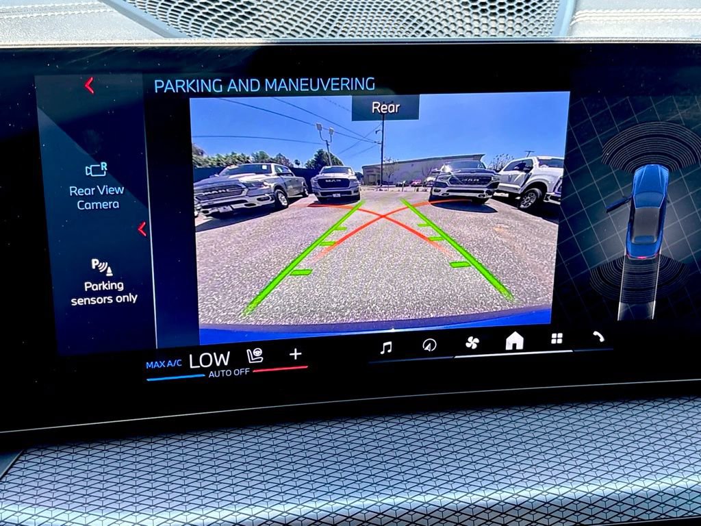 Used 2025 BMW M440i Convertible image 23