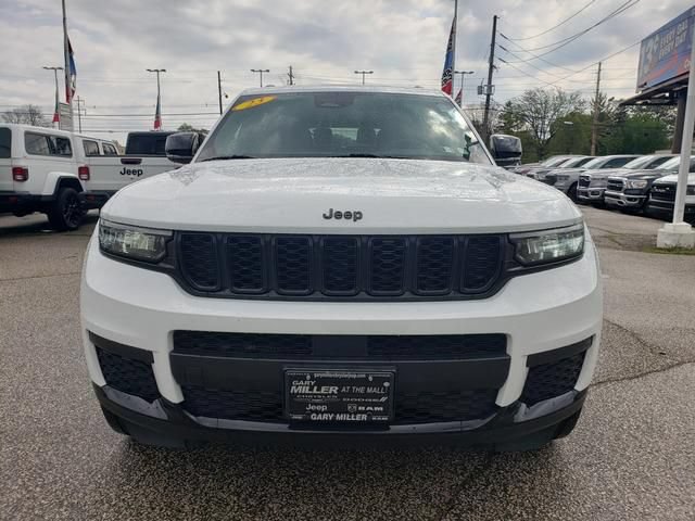 Used 2023 Jeep Grand Cherokee L Laredo AWD/4WD image 9